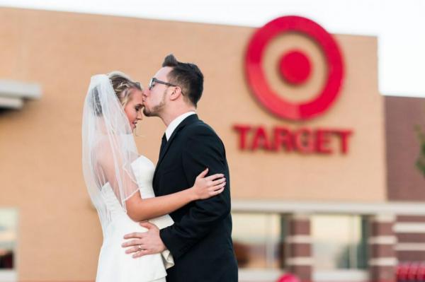 west-virginia-couple-recreate-wedding-photos-at-target-for-anniversary