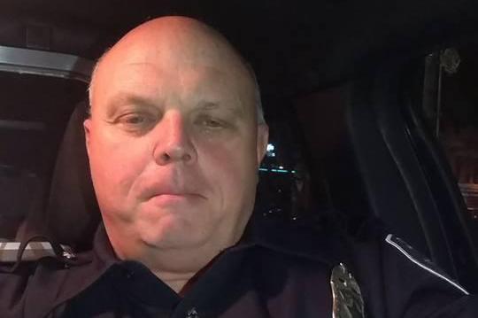 Seattle-police-officer-sends-Uber-driver-a-selfie-to-encourage-return-of-lost-purse
